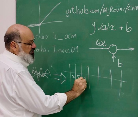 Marcelo Rovai teaching
